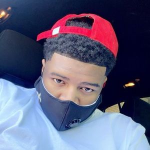 Meet your Posher, Derrick